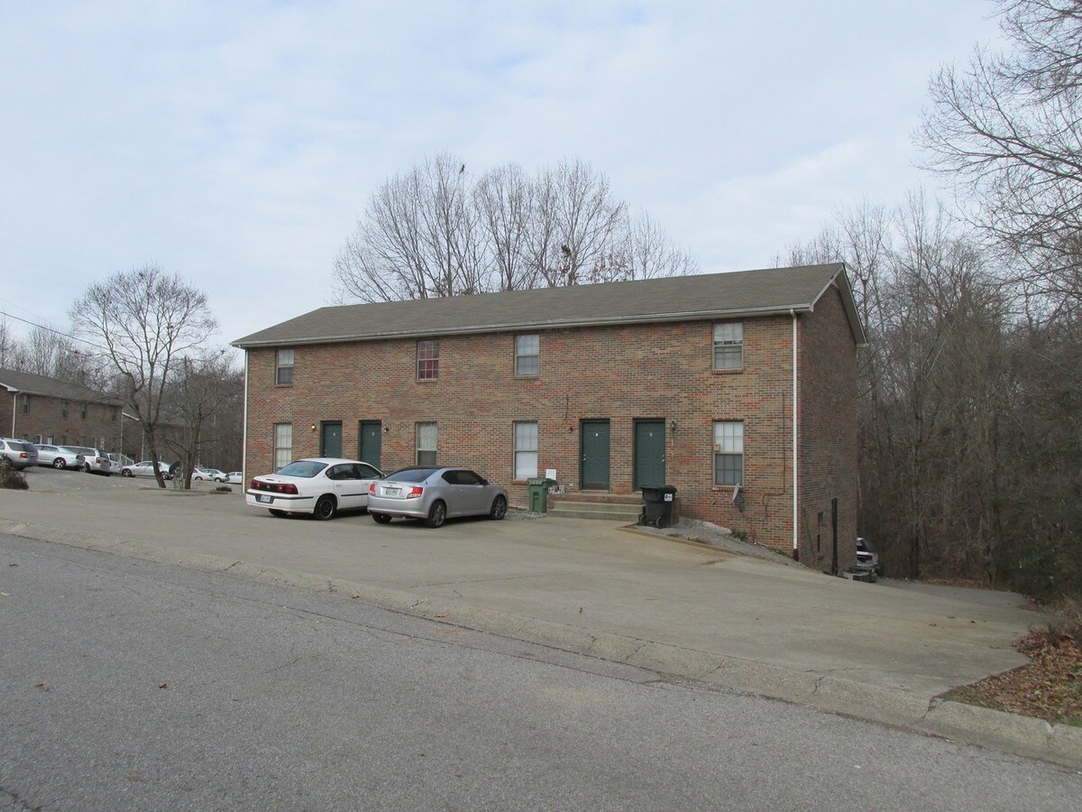 430 Martha Ln, Clarksville, TN 37043