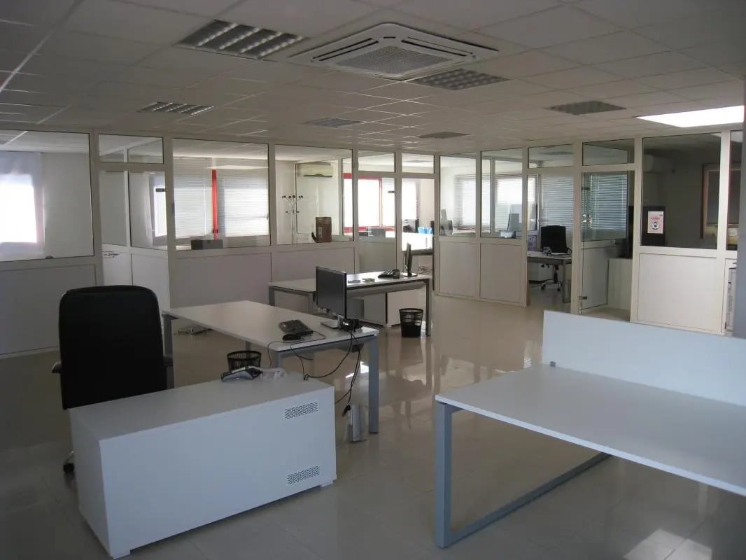 Office in Aubagne for lease Interior Photo- Image 1 of 8
