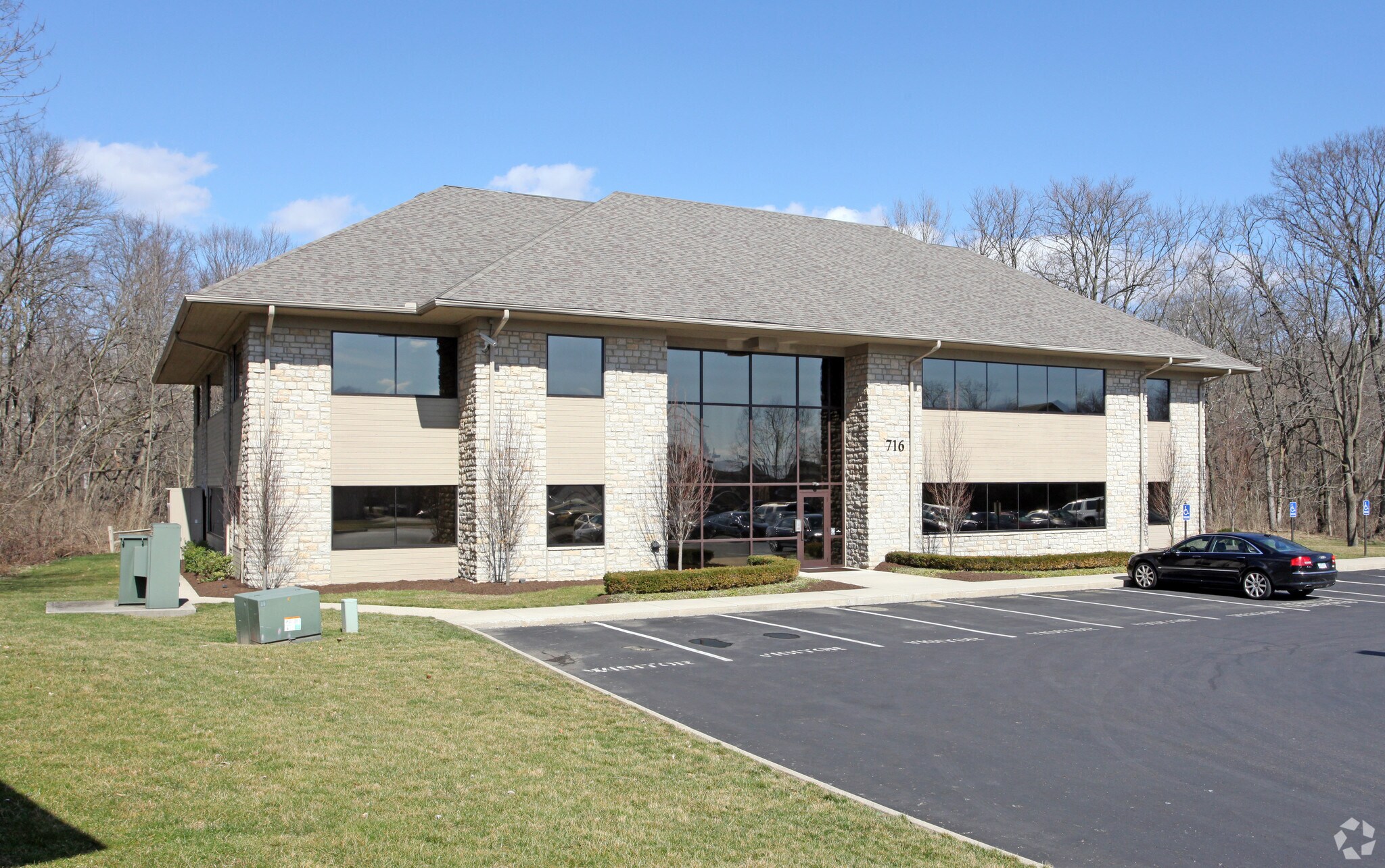 716 Mt. Airyshire Blvd, Columbus, OH for lease Primary Photo- Image 1 of 5