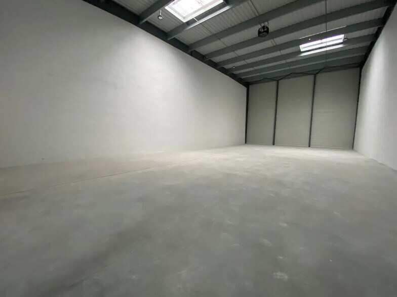 Flex in Persan for sale - Building Photo - Image 2 of 9