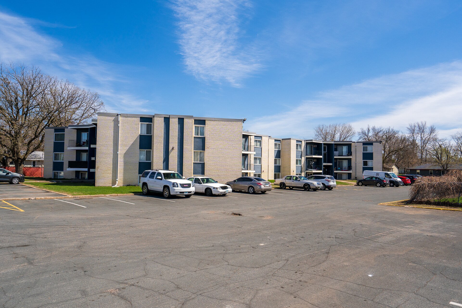 610680 Osborne Rd NE, Fridley, MN 55432 Highland Park Apartments