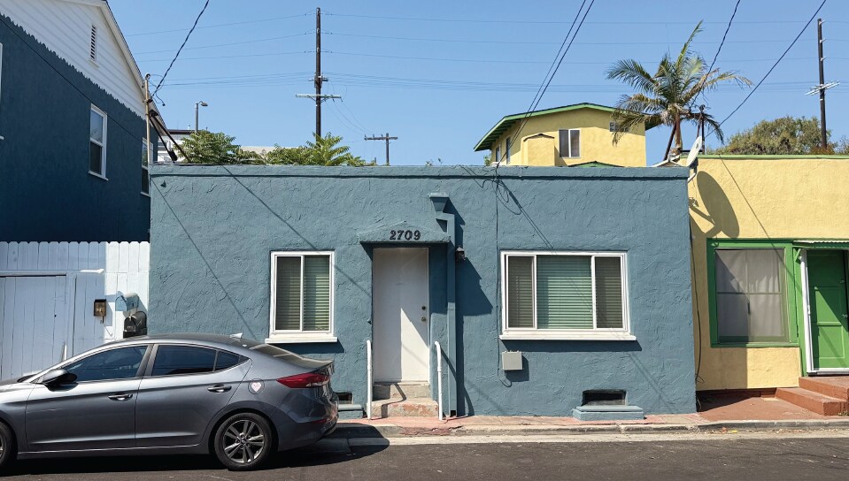 2709 Strongs Dr, Venice, CA for sale - Primary Photo - Image 1 of 8