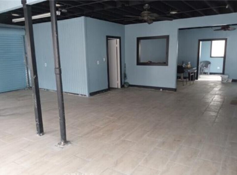 16732-16735 Pacific Coast Highway portfolio of 2 properties for sale on LoopNet.com - Building Photo - Image 3 of 7