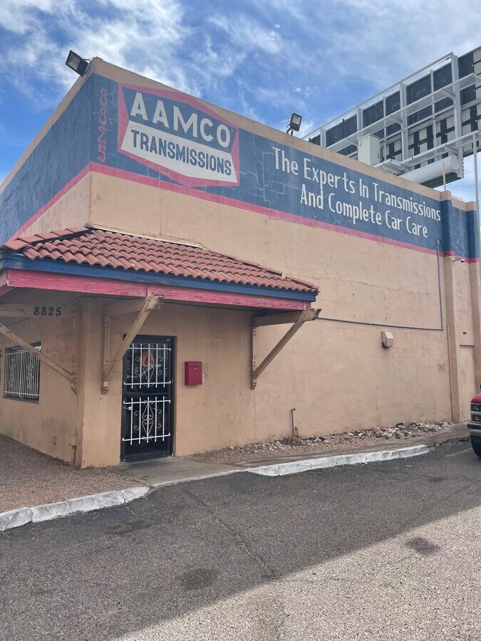 8825 N Black Canyon Hwy, Phoenix, AZ 85021 AAMCO