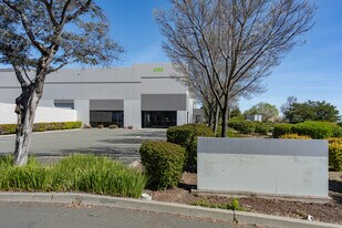 Lincoln Distribution Center Phase 2 - Warehouse