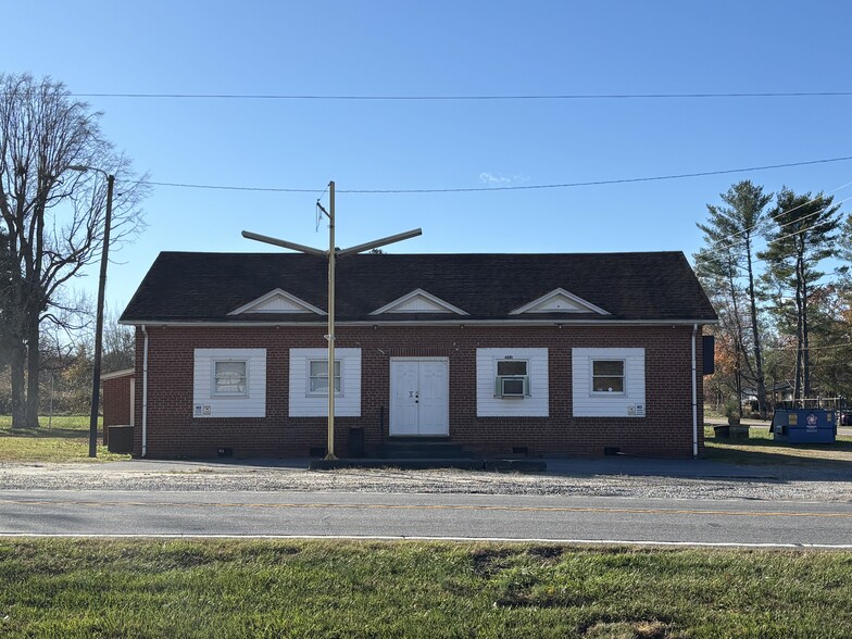 4281 E NC Hwy 10, Claremont, NC for sale - Building Photo - Image 1 of 3