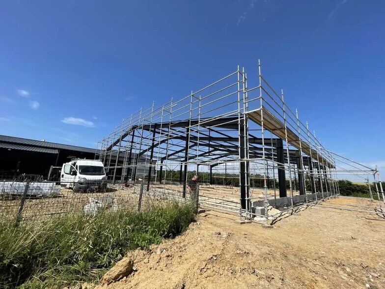 Flex in Isneauville for lease - Building Photo - Image 1 of 3