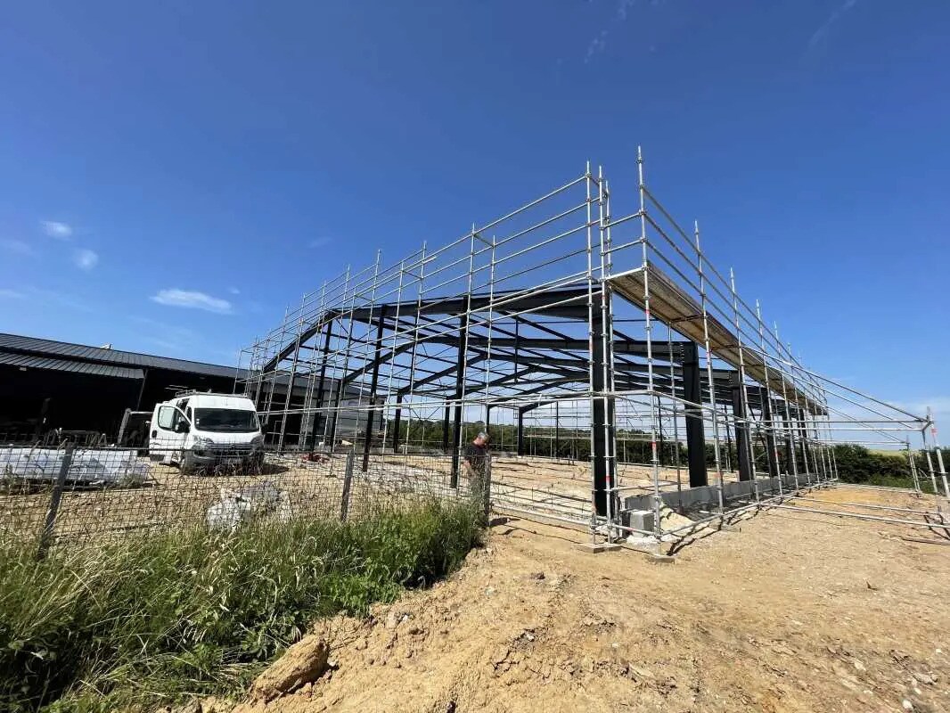 Flex in Isneauville for lease Building Photo- Image 1 of 4