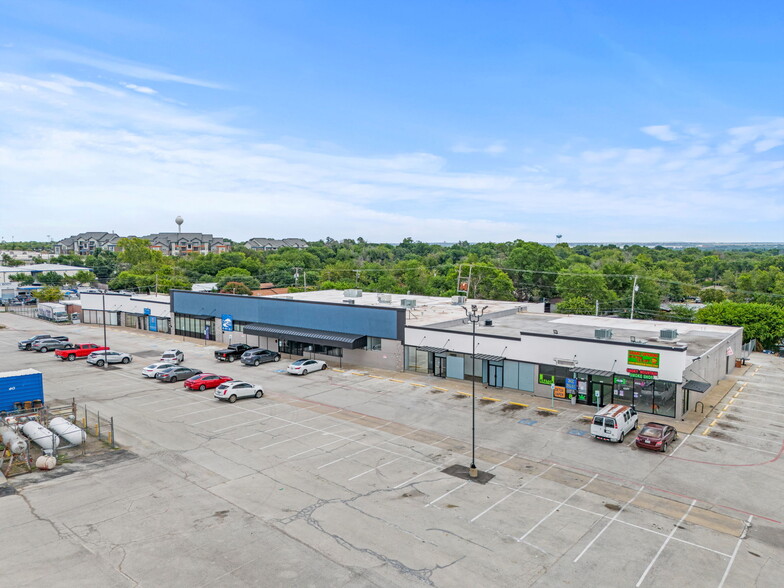 8309-8325 Camp Bowie W Blvd, Fort Worth, TX for lease - Building Photo - Image 3 of 27