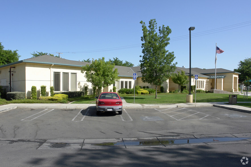 401 Lesher Ave, Merced, CA for lease - Primary Photo - Image 1 of 2