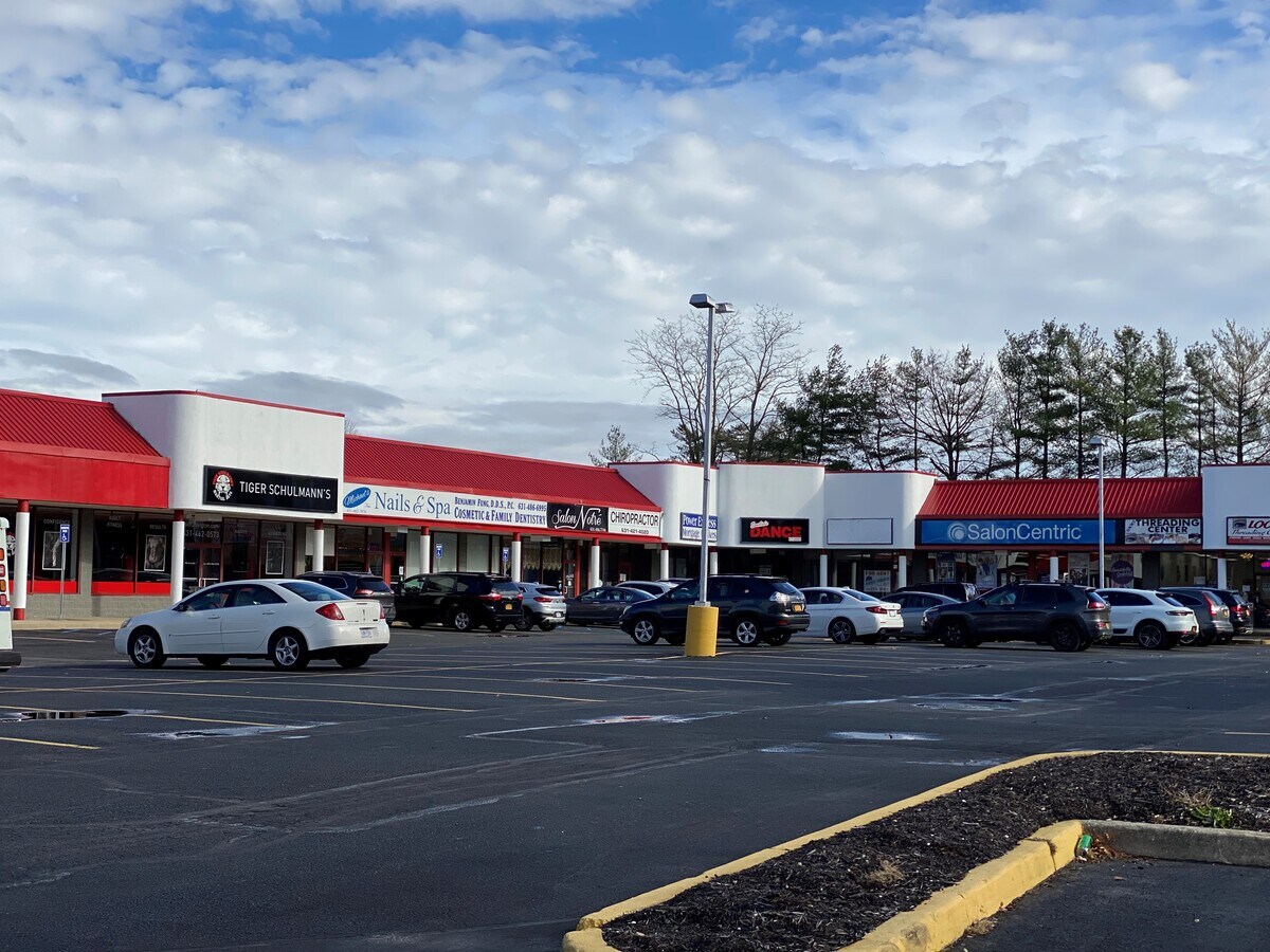 1842 E Jericho Tpke, Huntington Station, NY 11746 Dix Hills