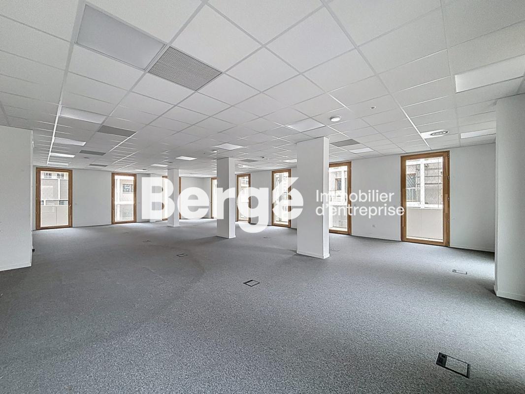 Office in Nice for lease Building Photo- Image 1 of 11