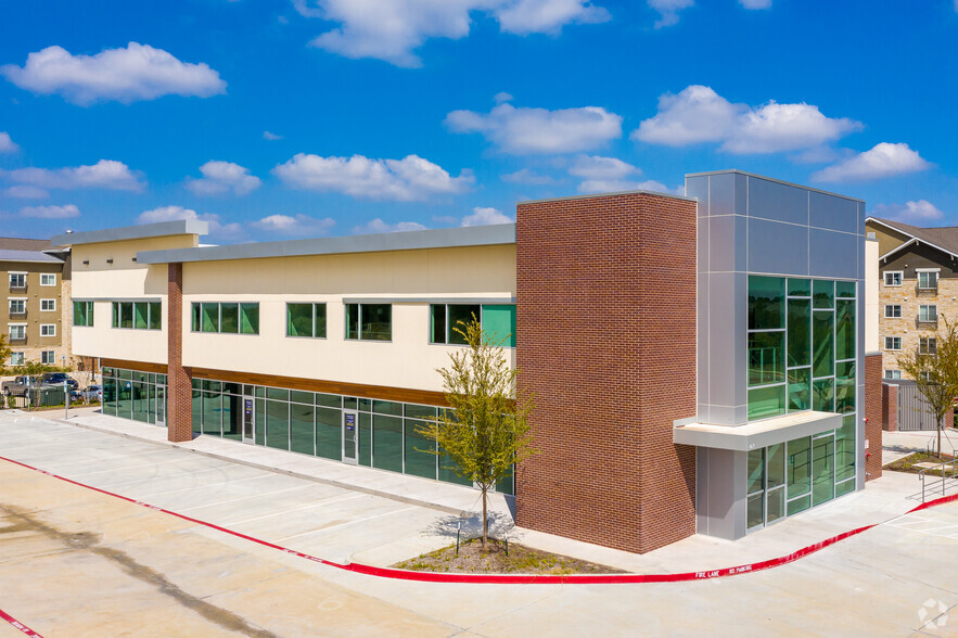 1701 W Royal Ln, Irving, TX for lease - Building Photo - Image 3 of 11