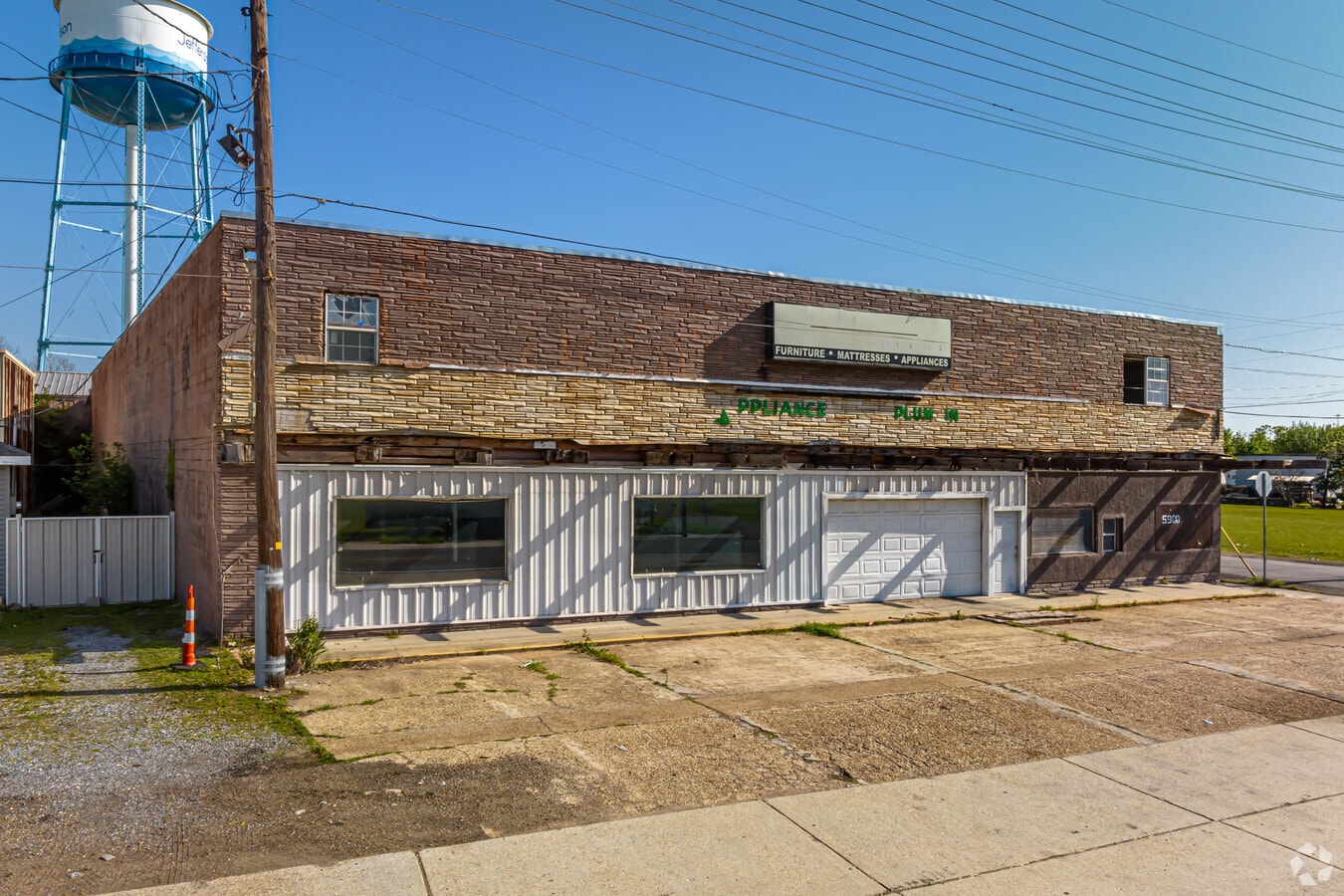 5900 4th St, Marrero, LA 70072