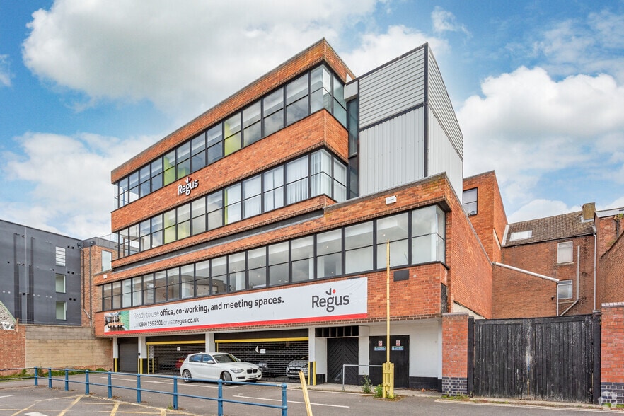 31-33 Worcester St, Gloucester for lease - Building Photo - Image 1 of 4