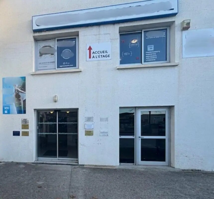 Location Bureaux 75 m² - Photo 1
