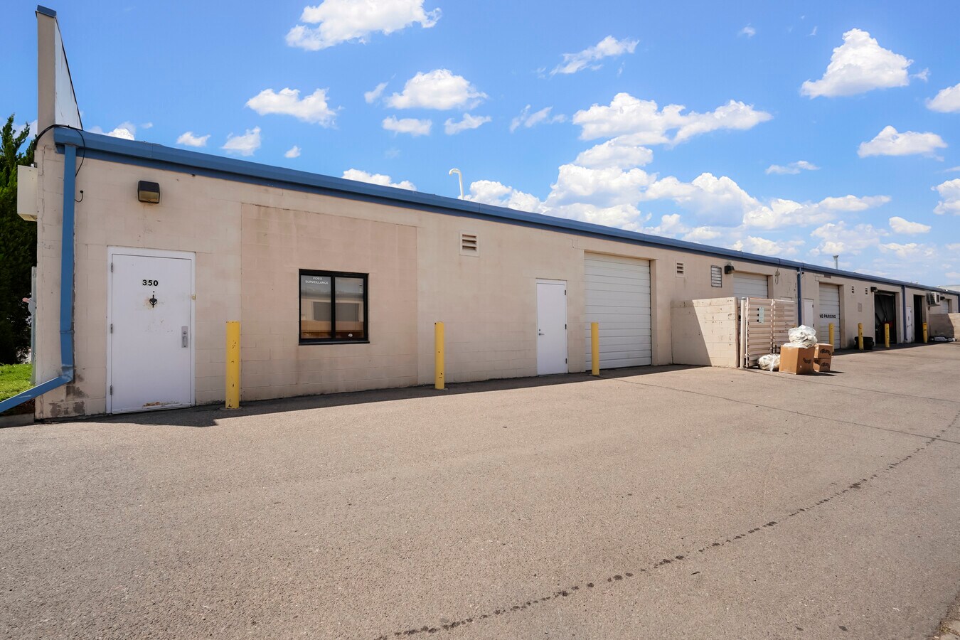 350-366 Norfolk St, Aurora, CO 80011 - Unit 350/352 -  - Interior Photo - Image 1 of 16