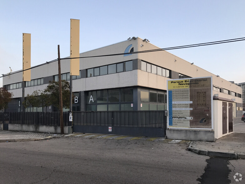 Calle Llanos de Jerez, 18, Coslada, Madrid for lease - Building Photo - Image 1 of 2