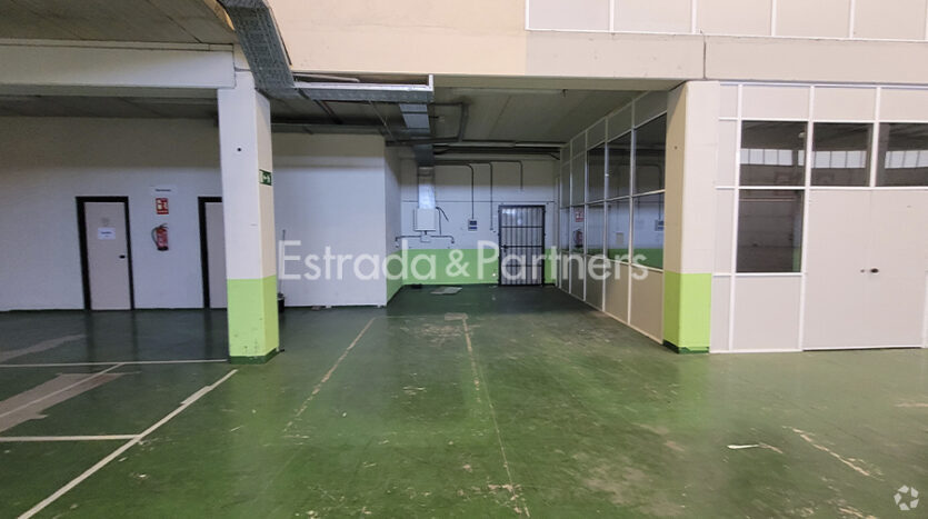 Industrial in Coslada, Madrid for lease - Building Photo - Image 3 of 7