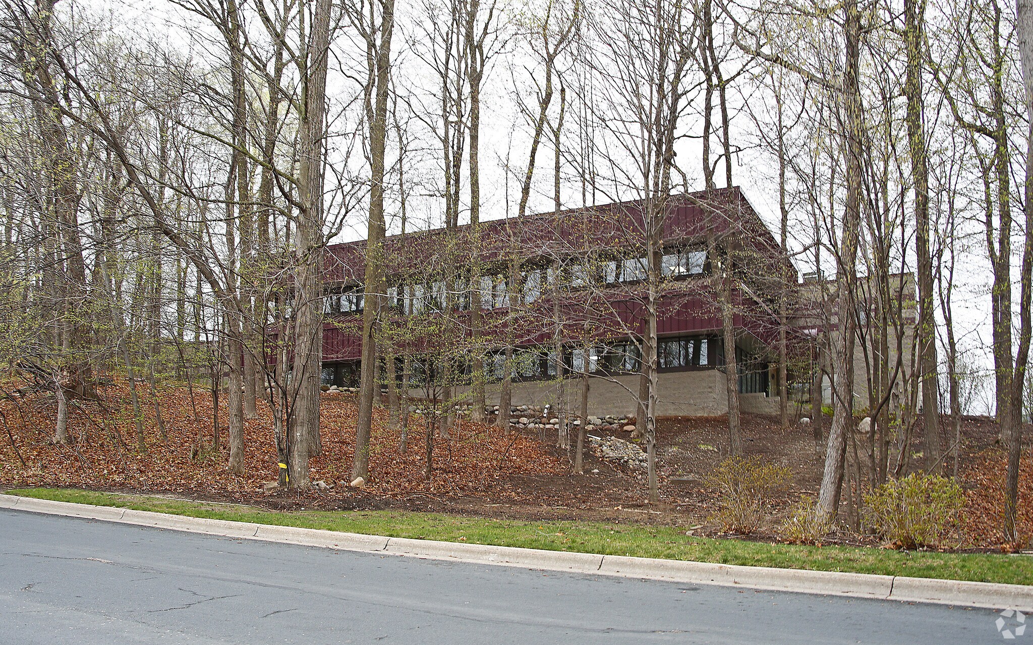 4064 Peavey Rd, Chaska, MN for sale Primary Photo- Image 1 of 1