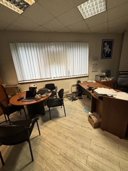 Office in Saint-Denis for lease - Interior Photo - Image 3 of 4