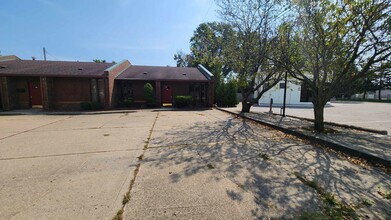 25614 Jefferson Ave, Saint Clair Shores, MI for lease Building Photo- Image 2 of 11