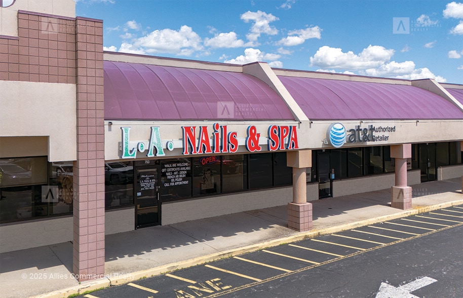 741-851 3rd Ave, Jasper, IN for lease - Building Photo - Image 2 of 11