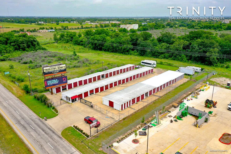 1742 N Earl Rudder Fwy, Bryan, TX for sale - Building Photo - Image 1 of 1