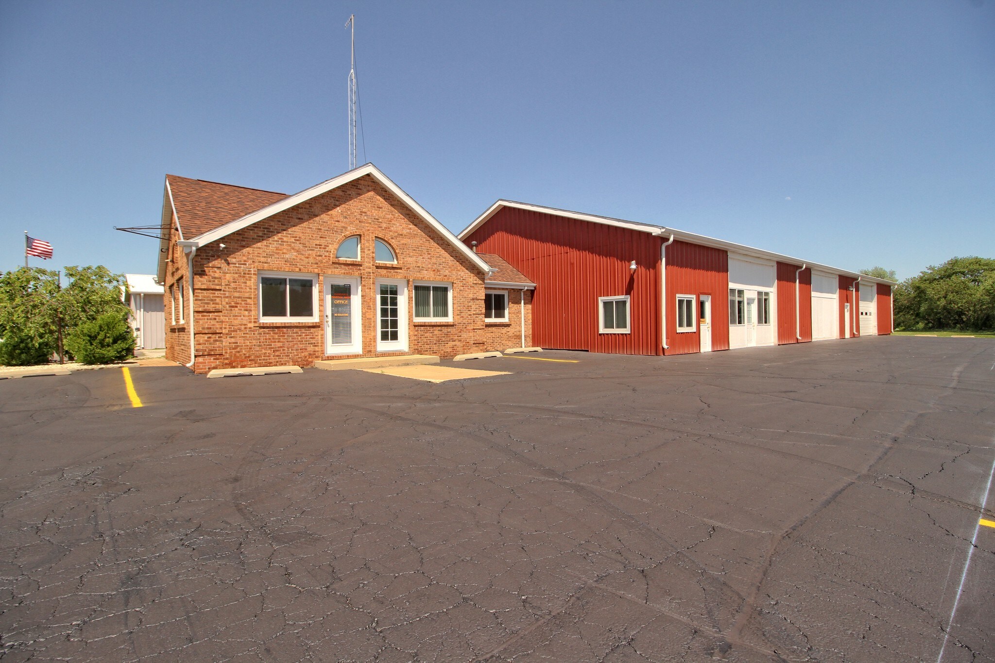 386 S Locust St, Manteno, IL for sale Primary Photo- Image 1 of 1