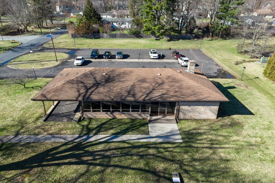 64 E Broad St, Hopewell, NJ for sale - Building Photo - Image 1 of 1