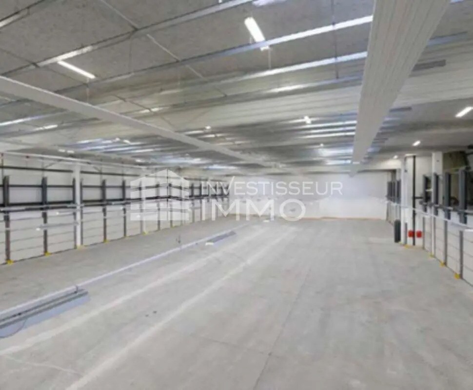 Flex in Le Blanc-Mesnil for lease Interior Photo- Image 1 of 5