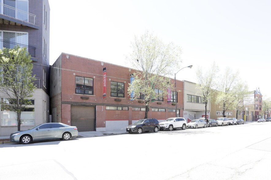 2643 W Chicago Ave, Chicago, IL for lease - Building Photo - Image 3 of 7