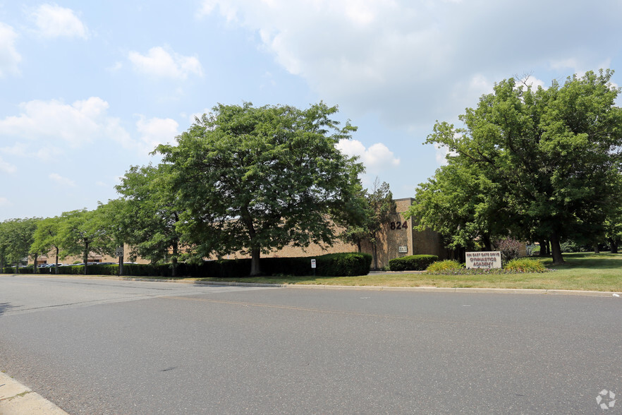 824 East Gate Dr, Mount Laurel, NJ for lease - Primary Photo - Image 3 of 7