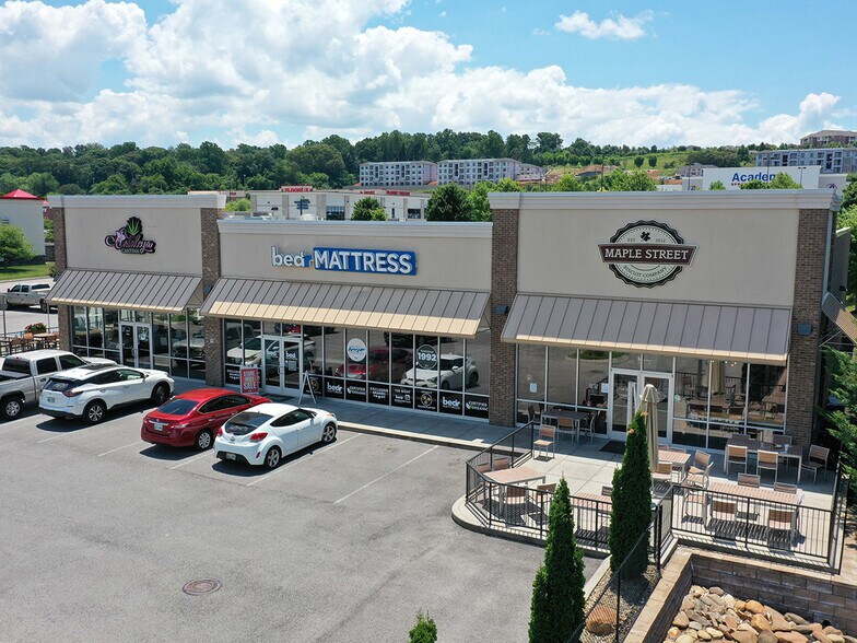 9314 Kingston Pike, Knoxville, TN 37922