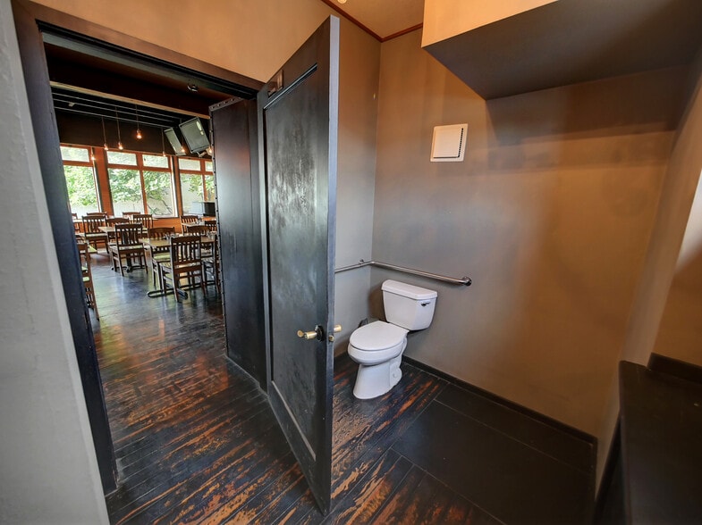 201 Glover St S, Twisp, WA for sale - Building Photo - Image 3 of 15