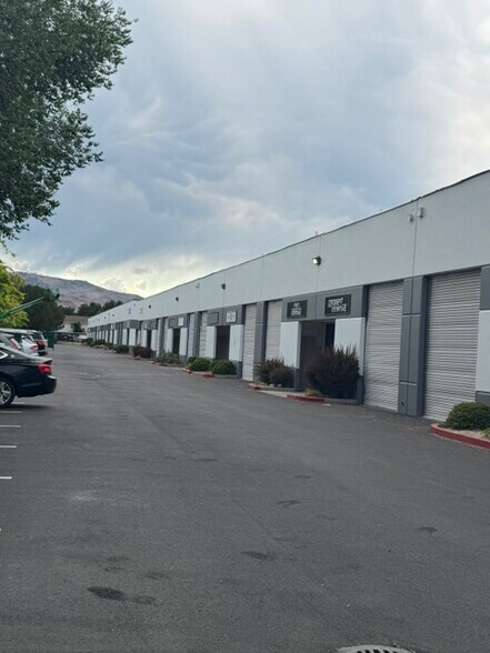 5635 Riggins Ct, Reno, NV for lease - Building Photo - Image 3 of 6