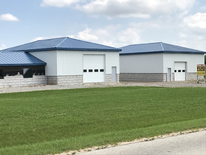 587 Man Cal Rd, Kaukauna, WI for sale - Primary Photo - Image 1 of 1