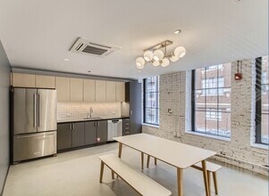 444 N Orleans St, Chicago, IL for lease Interior Photo- Image 2 of 5