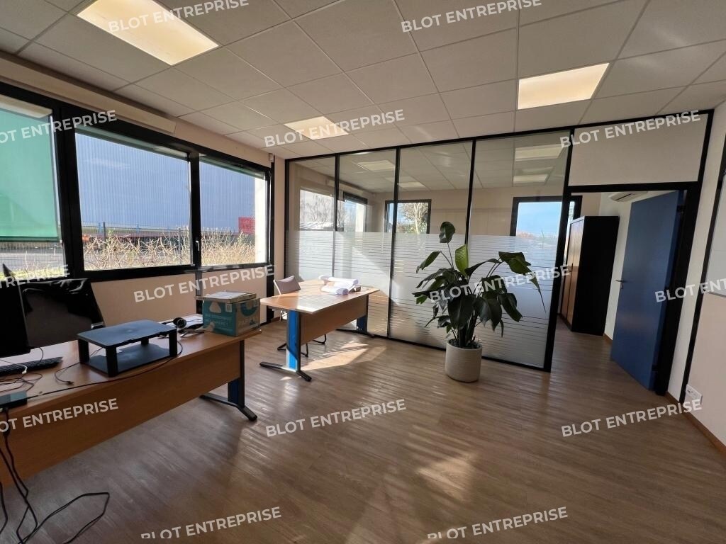 2 Rue Jupiter, Carquefou for sale Interior Photo- Image 1 of 6