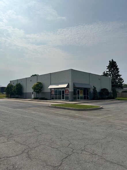 6015-6041 S Transit Rd, Lockport, NY for lease - Building Photo - Image 1 of 3