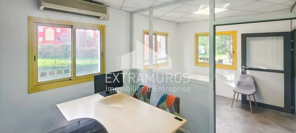Office in Villefranche-sur-Saône for lease - Interior Photo - Image 3 of 7