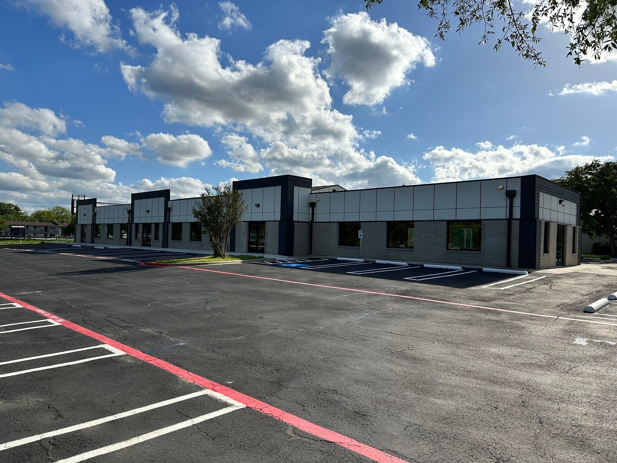 1901 W Irving Blvd, Irving, TX for sale Primary Photo- Image 1 of 1