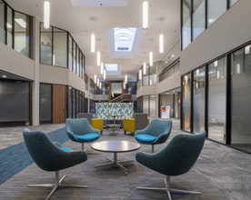 425 N New Ballas Rd, Creve Coeur, MO for lease Interior Photo- Image 2 of 4