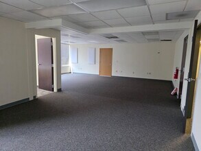 258 Corporate Dr, Madison, WI for lease Interior Photo- Image 2 of 4