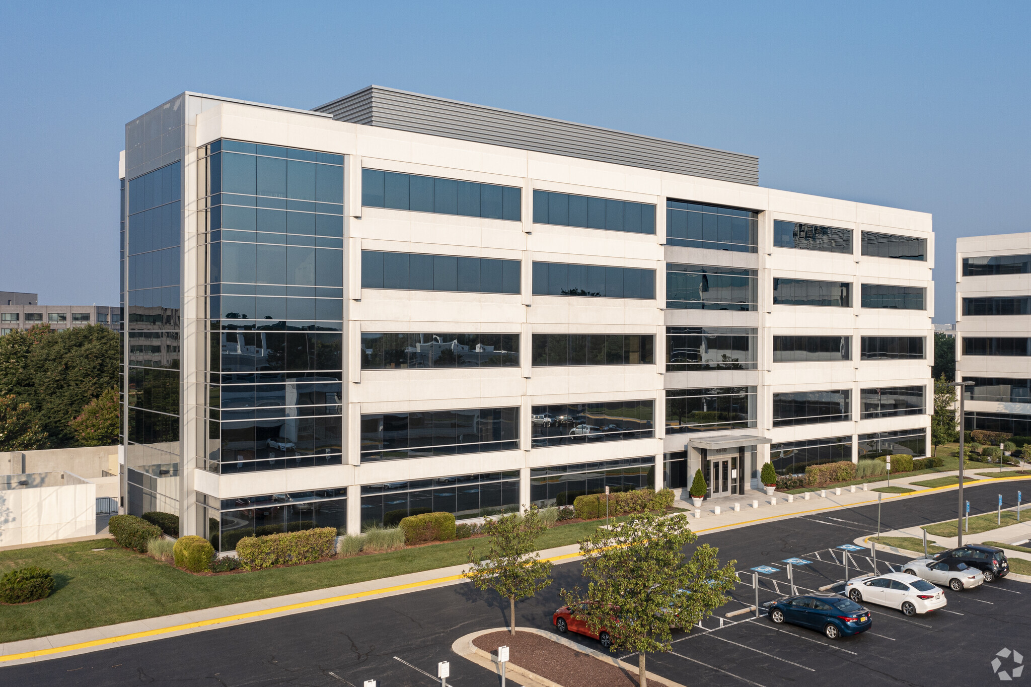 4840 Westfields Blvd, Chantilly, VA for lease Building Photo- Image 1 of 10