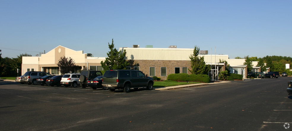 341 New Albany Rd, Moorestown, NJ for lease - Building Photo - Image 3 of 14