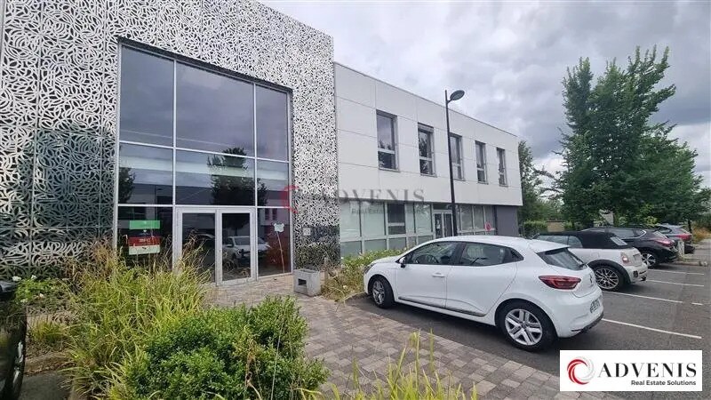 Office in Sainghin-en-Mélantois for lease Building Photo- Image 1 of 12