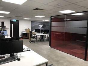 Old Portsmouth Rd, Guildford for lease Interior Photo- Image 2 of 4