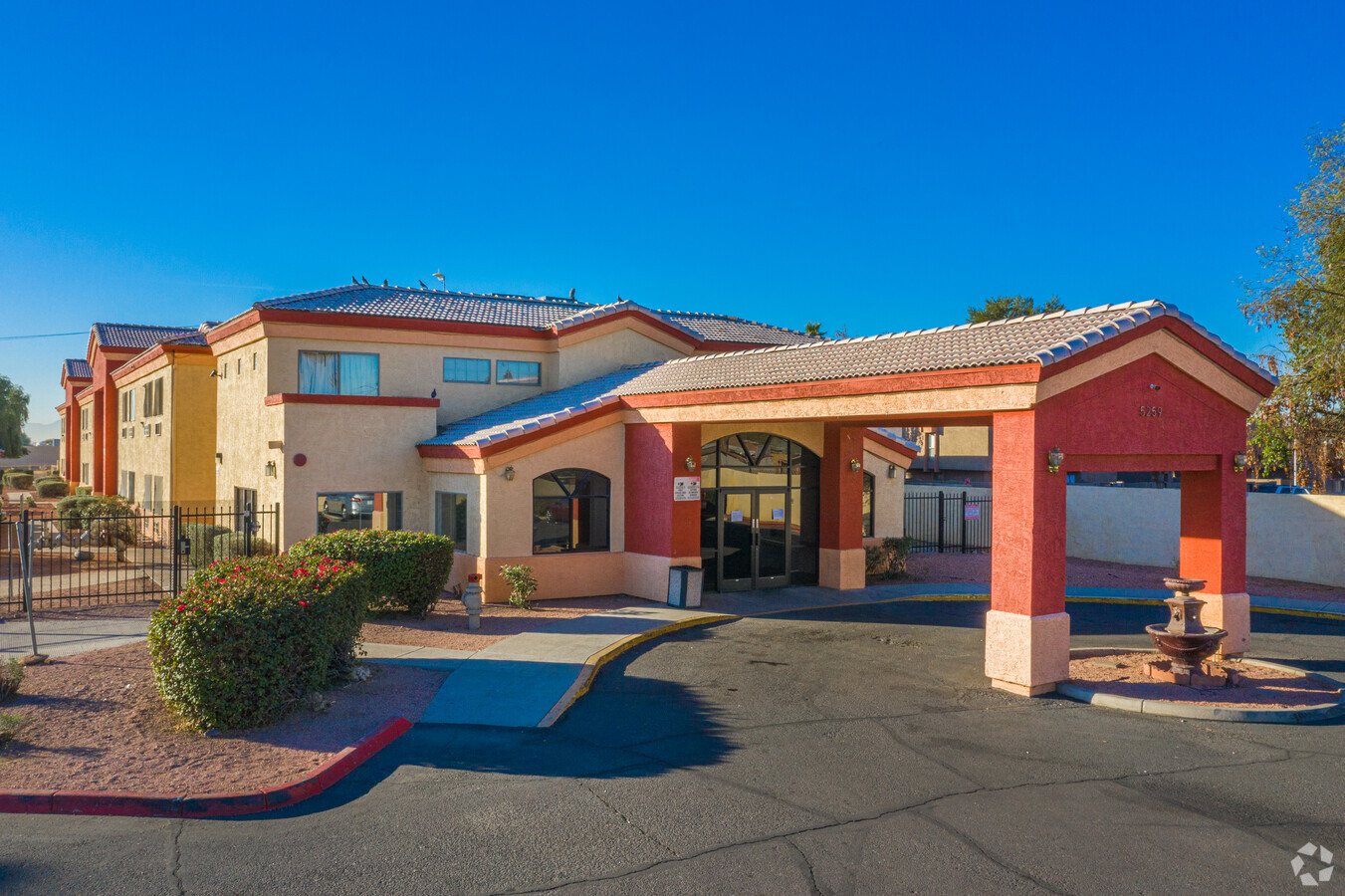 5259 W McDowell Rd, Phoenix, AZ 85035 - Budget Inn Phoenix | LoopNet