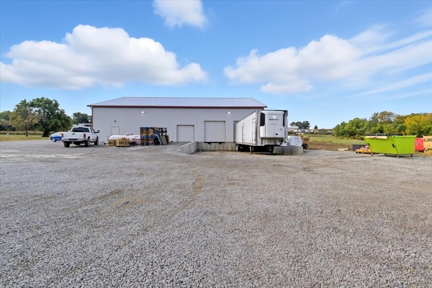 105 N Broadway St, Syracuse, MO for sale - Building Photo - Image 3 of 25